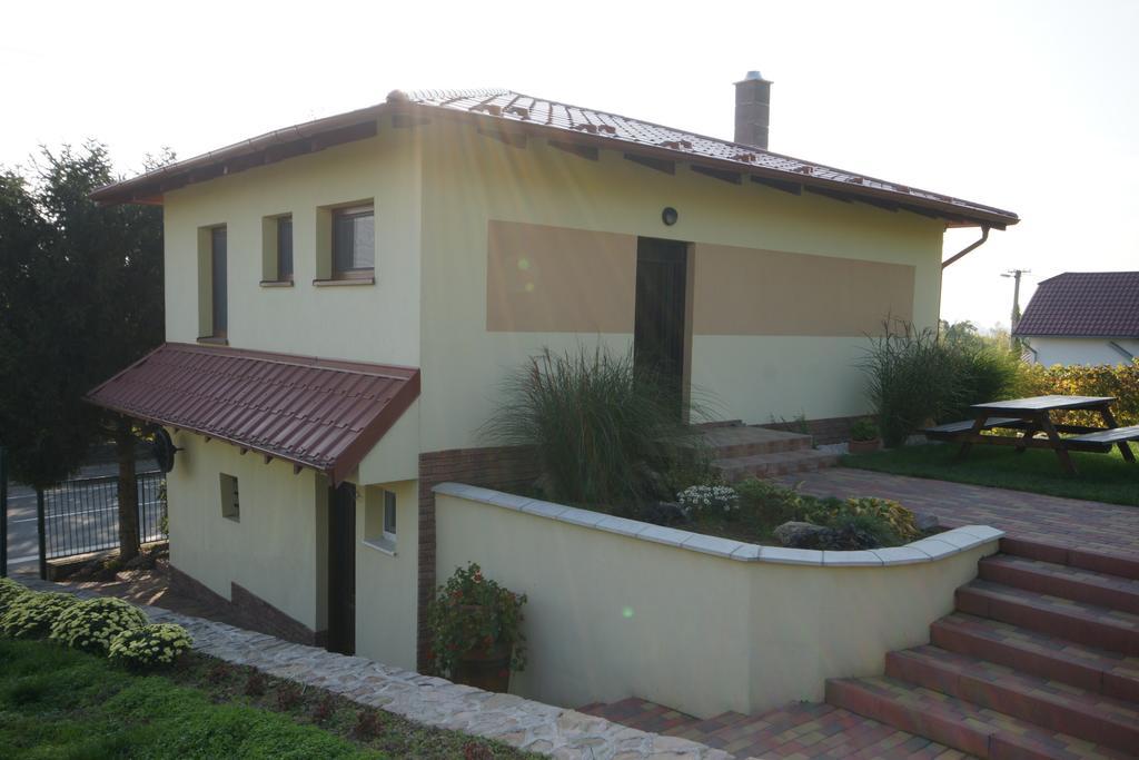 Apartment Vinny Dom Vinicky Екстер'єр фото